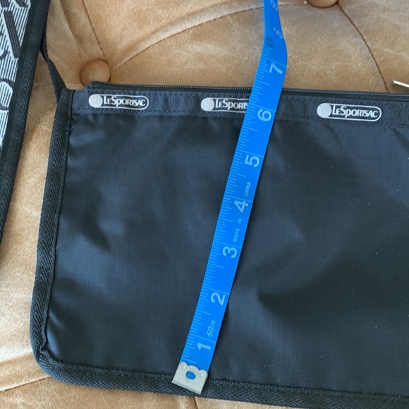 Lesportsac Travel/Tote Bag w/ Magnetic Closure - Picture 11 of 11